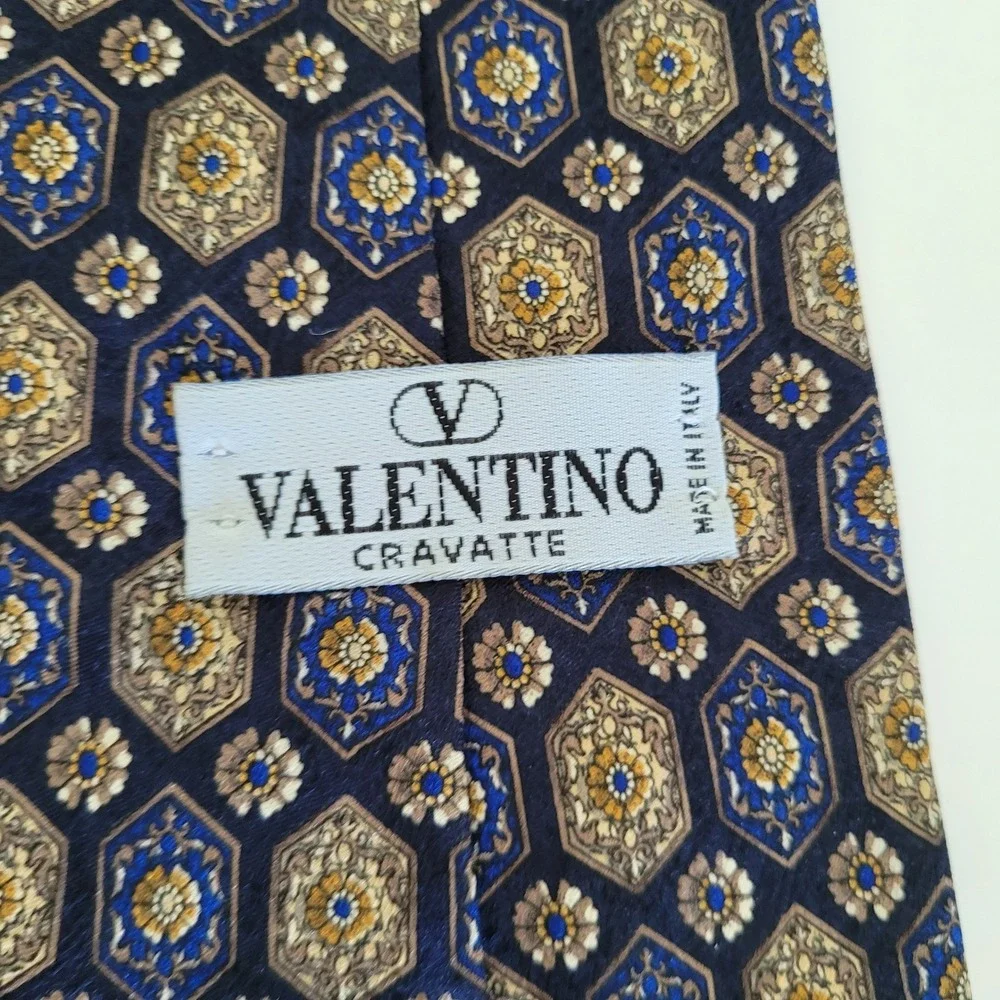 Valentino authentic business